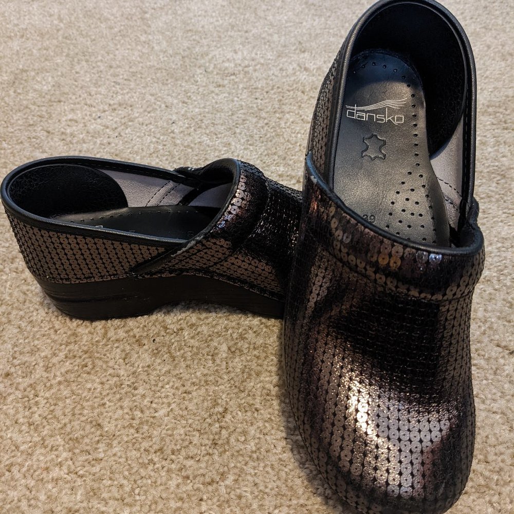 Sz 39 Dansko Sequin Clogs